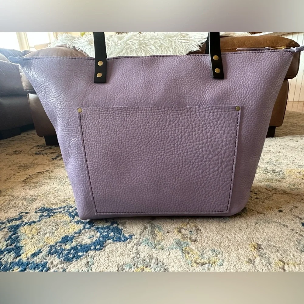 NEW ๐ฆ Portland Leather Large Wisteria Zip Tote - Picture 13 of 16